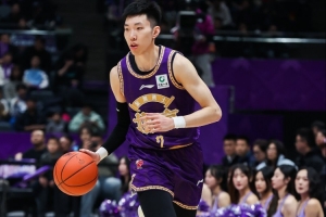 得好好练投篮了！廖三宁半场3中0&三分2中0 填满数据栏也有3失误 配图