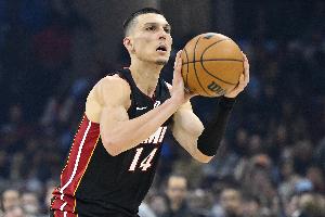 Siegel：公牛曾想打包安芬尼·西蒙斯+塞克斯顿+选秀权 以换希罗 配图