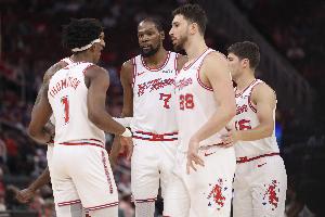 阿门：我们有很多球员能做出贡献 必须有下一个人顶上的心态 配图