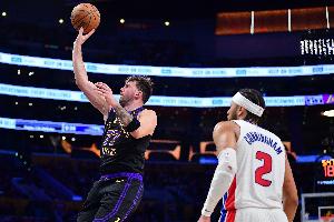 阿里纳斯：赞同NBA用灵活性让东契奇CC评奖 1场差距不是黑白分明 配图