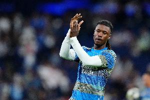 队报：若皇马收到合适报价，他们将推动卡马文加今夏离队 配图