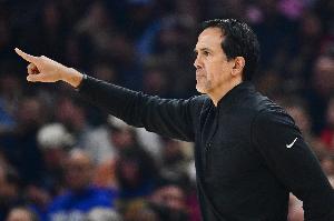 斯波谈阵容：我们会立足队内打磨提升 同时也会全力补强 配图