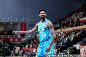 予取予求！米奇17中15高效砍下35分11板4助4帽 正负值+12 配图