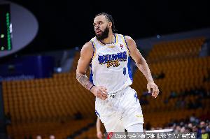 麦基替补13分钟 7中3&罚球8中5拿到11分8板1助1断2帽 正负值+11 配图