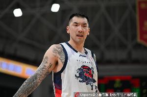 稳定两双输出！陶汉林替补12中6拿下13分10板1帽 5前场板 配图