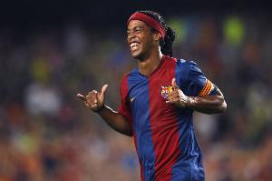 小罗：父亲说赤脚控球能更好地锻炼球感，但其实他没钱给我买球鞋 配图