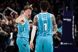 媒体人：三球和克尼佩尔就像当年的库里和埃利斯 应赶快扶正后者 配图