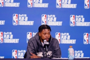 【完整版】古德温：被阿夫迪亚进球后很沮丧 今天努力去限制库里 配图