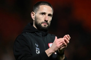 巴恩斯利官方：主帅康纳·霍里哈内将在本赛季结束后离队 配图