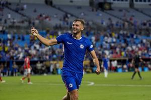 霍尔回忆世俱杯夺冠：在特朗普身边举起奖杯，那感觉太怪了 配图