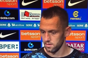 德弗里：赢球有助于提升士气，接下来5场比赛都要为赢而去踢 配图