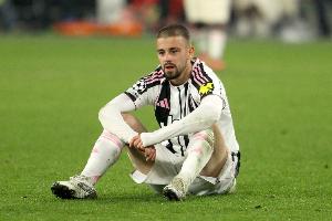 都体：热格罗瓦愿意留在尤文，但尤文考虑卖掉他，赛季结束将面谈 配图