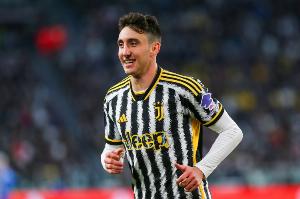 米体：尤文今夏可能出售一名重要球员，布雷默坎比亚索等人是候选 配图