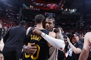 杰伦·格林：库里赛后让我去俄城把事情办妥 他一直就像我的导师 配图