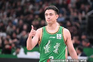 赵继伟 ：前一段密集赛程身体有些反应 比赛中感觉更疲劳 配图