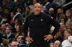 被逆转之王！解说：里弗斯季后赛3次3-1领先被逆转 7次3-2被逆转 配图