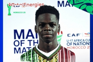 世体：击败切尔西等竞争者，巴萨将签下18岁马里球员塞杜·登贝莱 配图