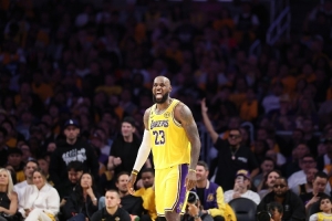 徐静雨：詹姆斯是NBA技术当之无愧的GOAT 他的进攻手段历史最丰富 配图