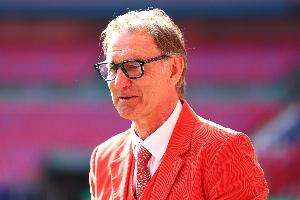 亚当斯：以前的定位球防守是看球看人 现在就是直接抱住你 配图