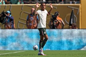 记者：若昂·佩德罗因大腿受伤缺战曼联，有可能下轮对布莱顿复出 配图