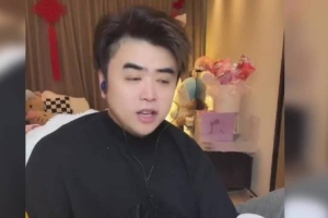 朱开：Gala最近打团有点愚钝，感觉像是那种反应很慢拿不出手 配图