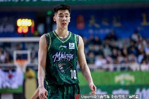 慢热！郭昊文首节4投0中仅靠罚球拿到3分 正负值-10 配图