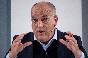 特巴斯:阿韦洛亚怪裁判一天一套说辞,他应该好好踢剩余的联赛 配图