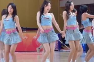 甜美可爱！媒体人晒广州男篮主场啦啦队的舞蹈表演视频 配图