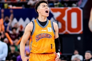 可圈可点！李添荣10投7中&三分7中4得18分2板4断0失误 正负值+25 配图