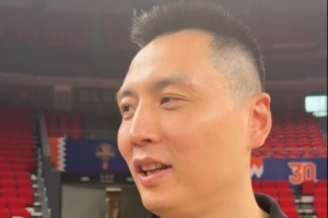 卢伟：我们非常相信现有的四个外援 但目前伤病是最大的困难 配图