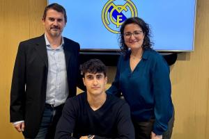 阿斯：哈维·纳瓦罗在青年欧冠的表现，除了冠以“圣徒”别无他选 配图