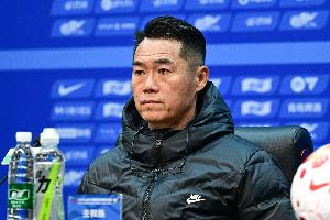 宿茂臻：王大雷比目鱼肌拉伤没有随队 年轻球员具备实力出场 配图