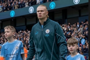 笑傲天王山之战！哈兰德社媒连发多张照片，庆祝击败阿森纳 配图