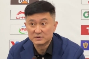 杜锋:整场比赛大家拼得还是不错的 但有些关键球处理得不是很好 配图