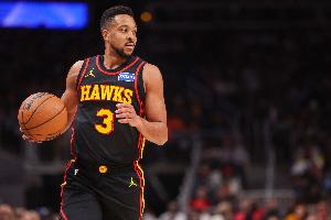 就靠你撑着！麦科勒姆半场9中6&三分5中3砍18分 球队唯一得分上双 配图